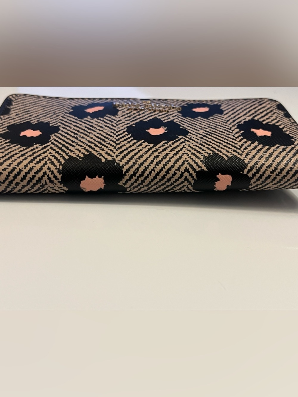 Kate Spade Bifold Wallet black multi herringbone floral pattern - Picture 3 of 16